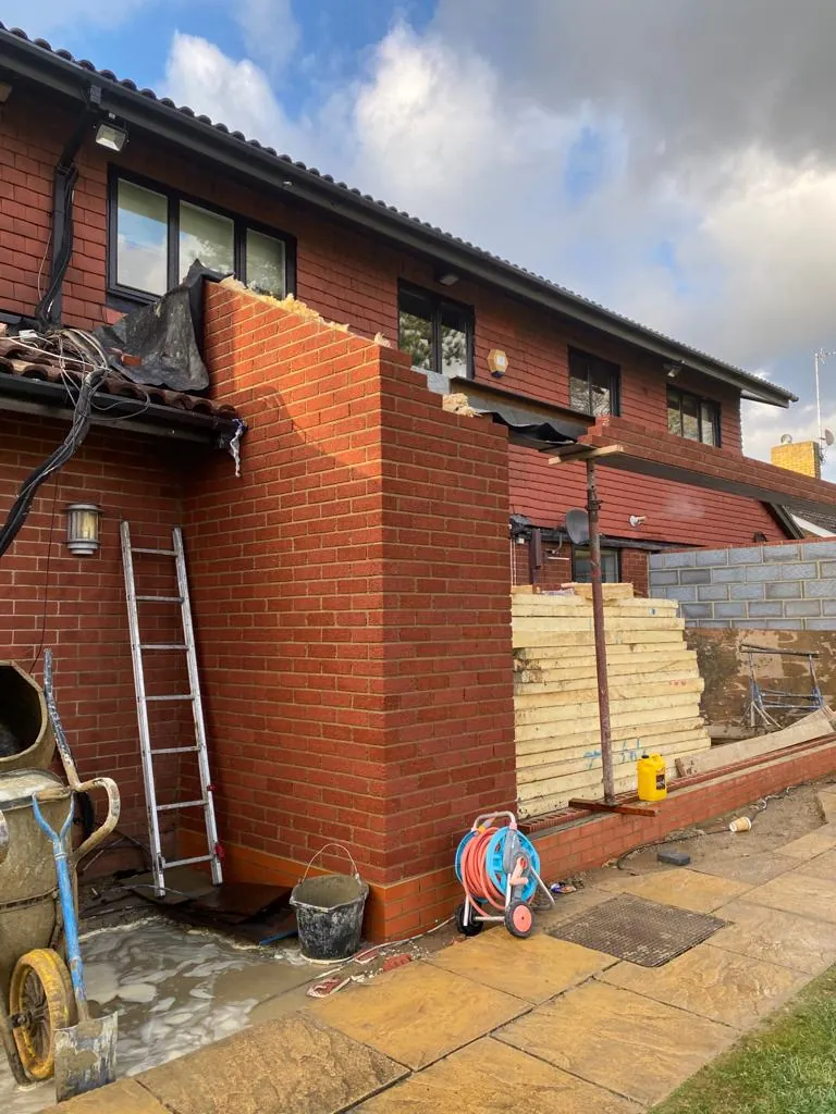 10m Wide Single-Storey Extension – Brickwork & Insulation in Barnet EN4 — photo 5
