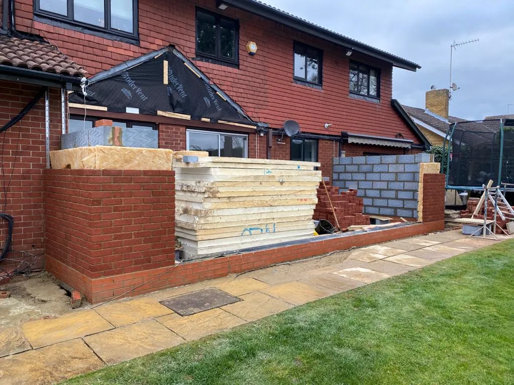 10m Wide Single-Storey Extension – Brickwork & Insulation in Barnet EN4 — photo 3