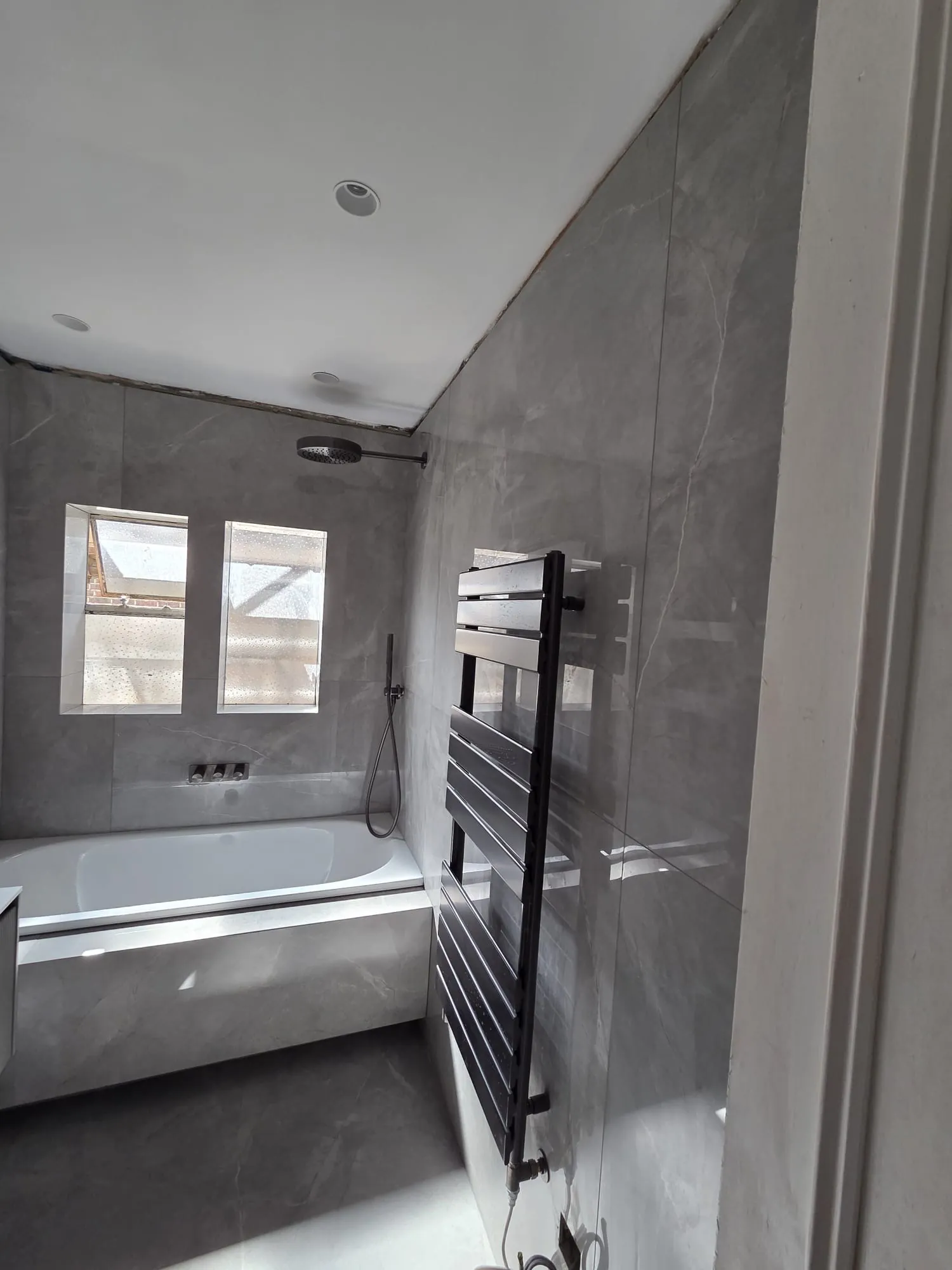Bathroom tiling in Finchley N12 — photo 2