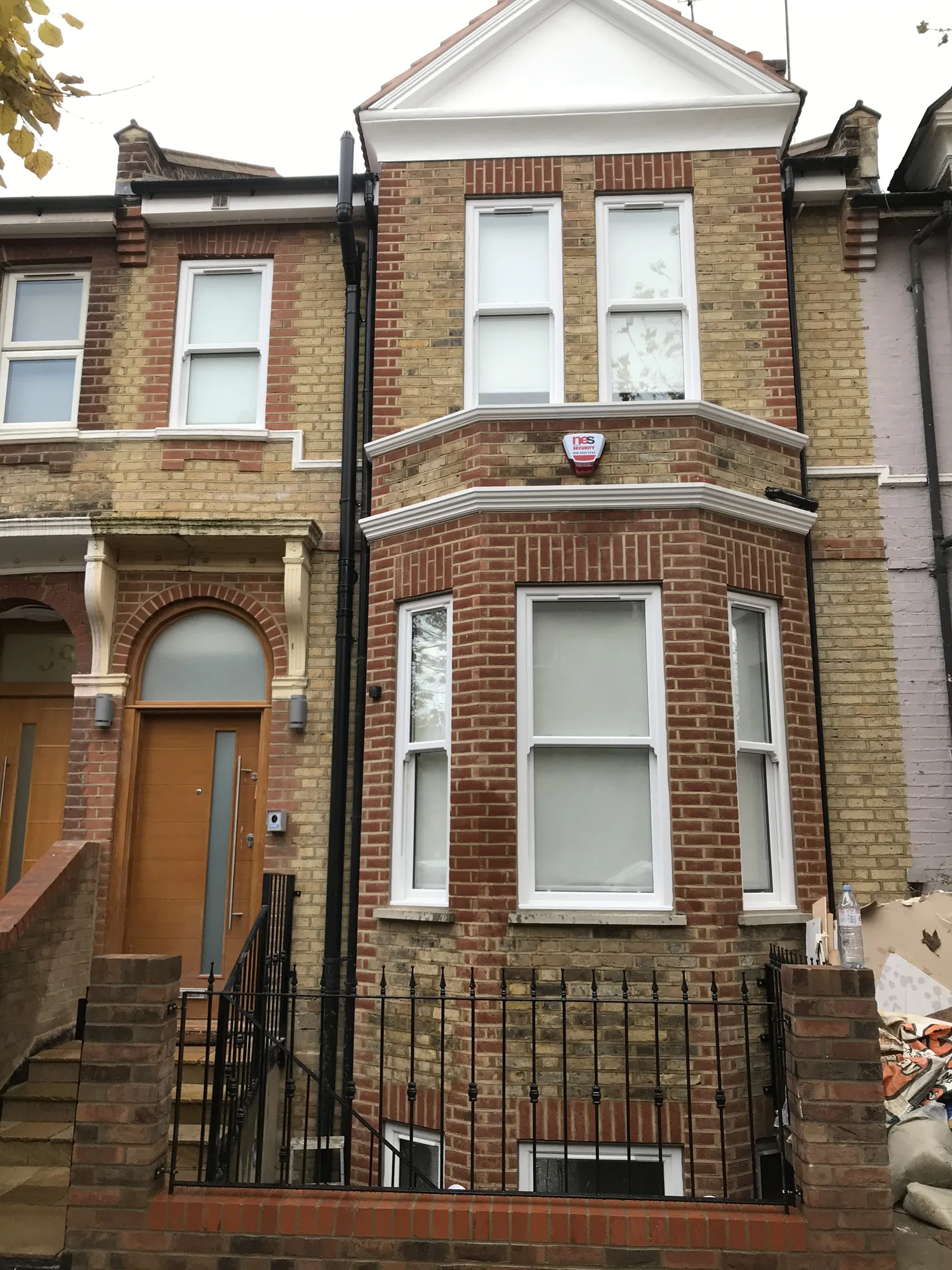 Bay window in Stamford hill n17 — photo 2