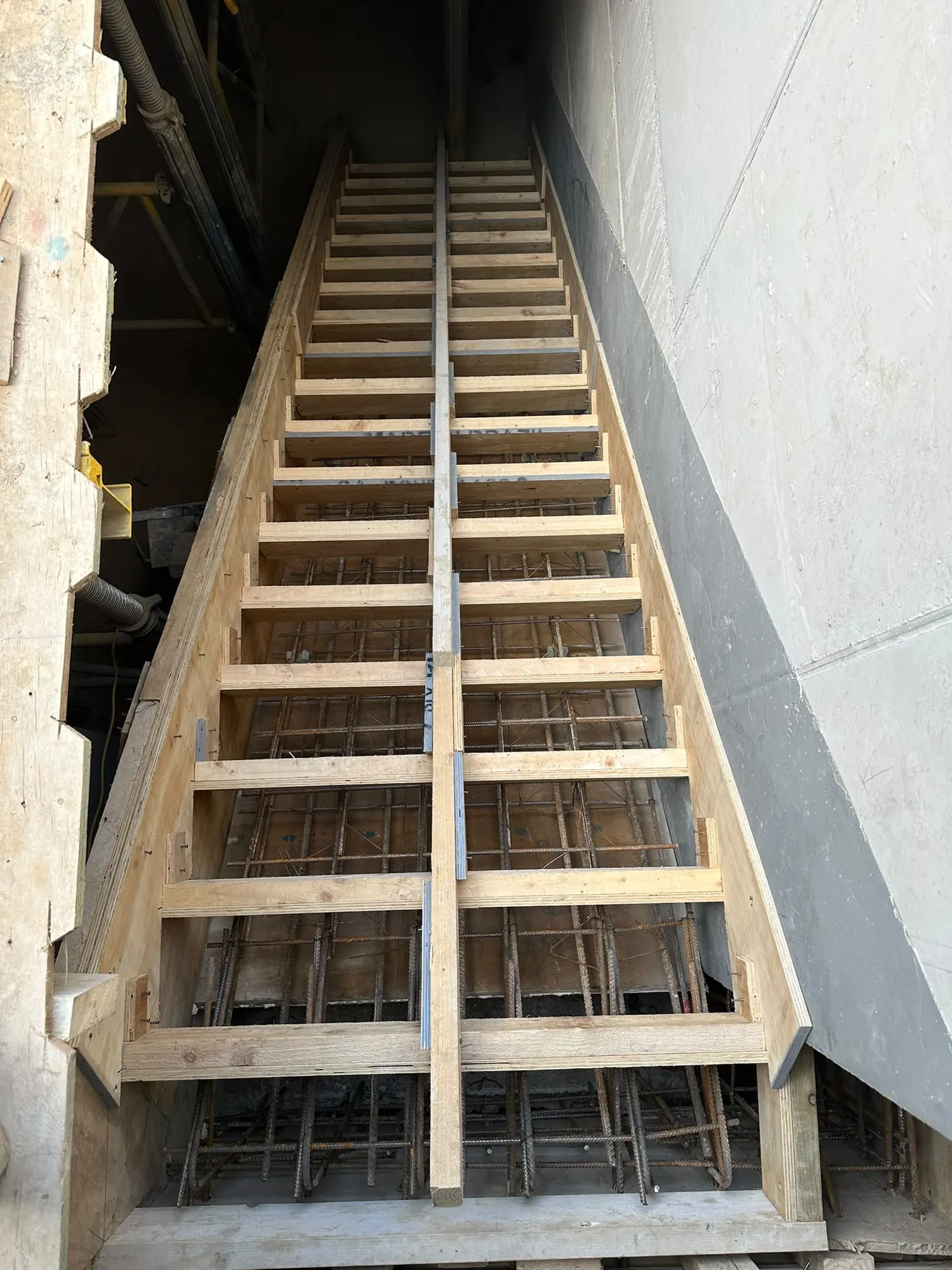 Concrete Staircase & Timber Formwork in Barnet EN4 — photo 5