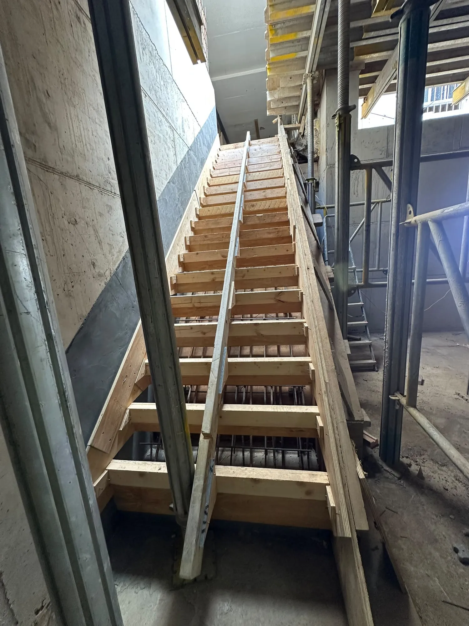Concrete Staircase & Timber Formwork in Barnet EN4 — photo 2