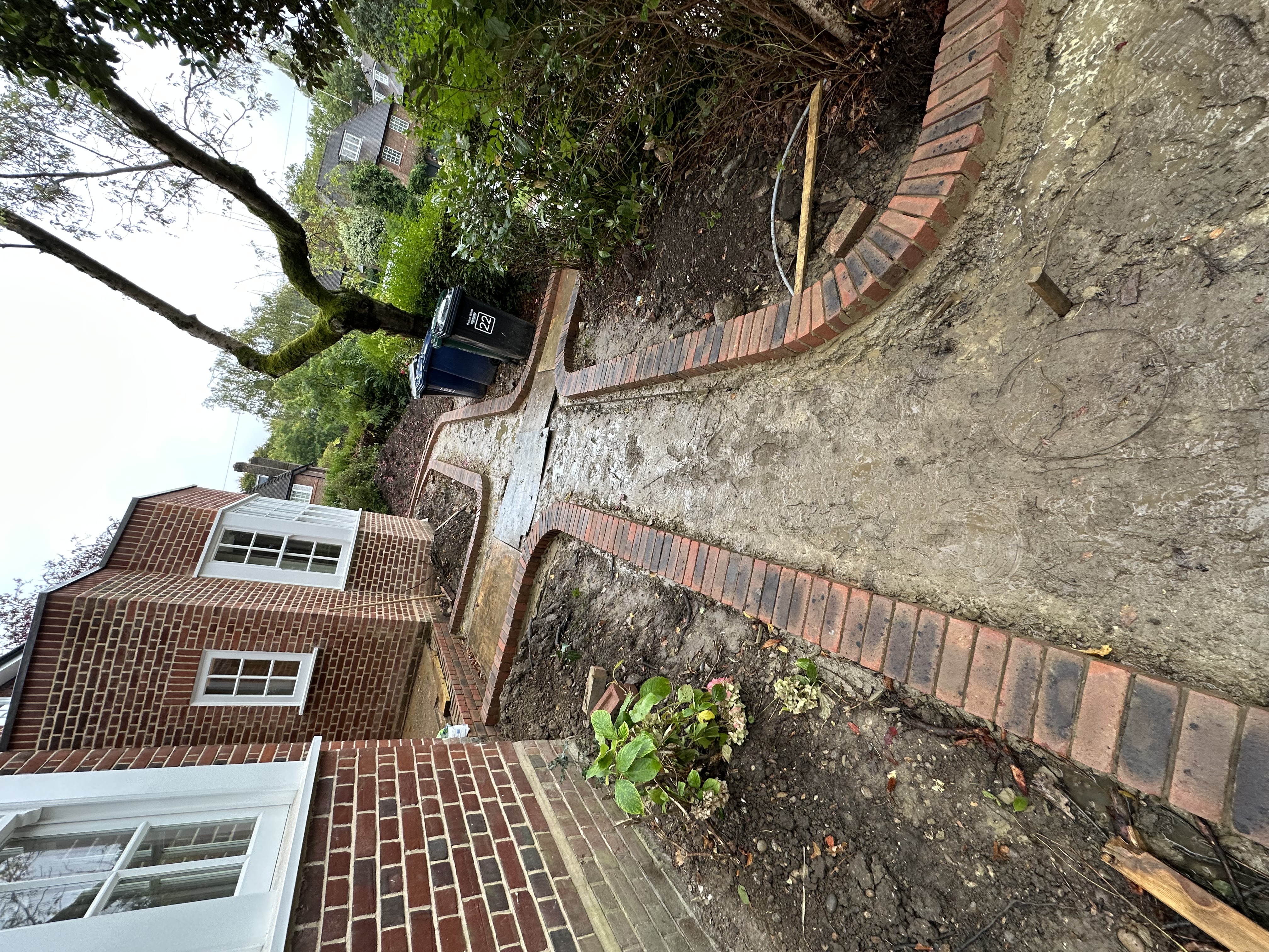 Landscaping & Groundworks – Resin Bound Pathway in East finchley N2 — photo 4