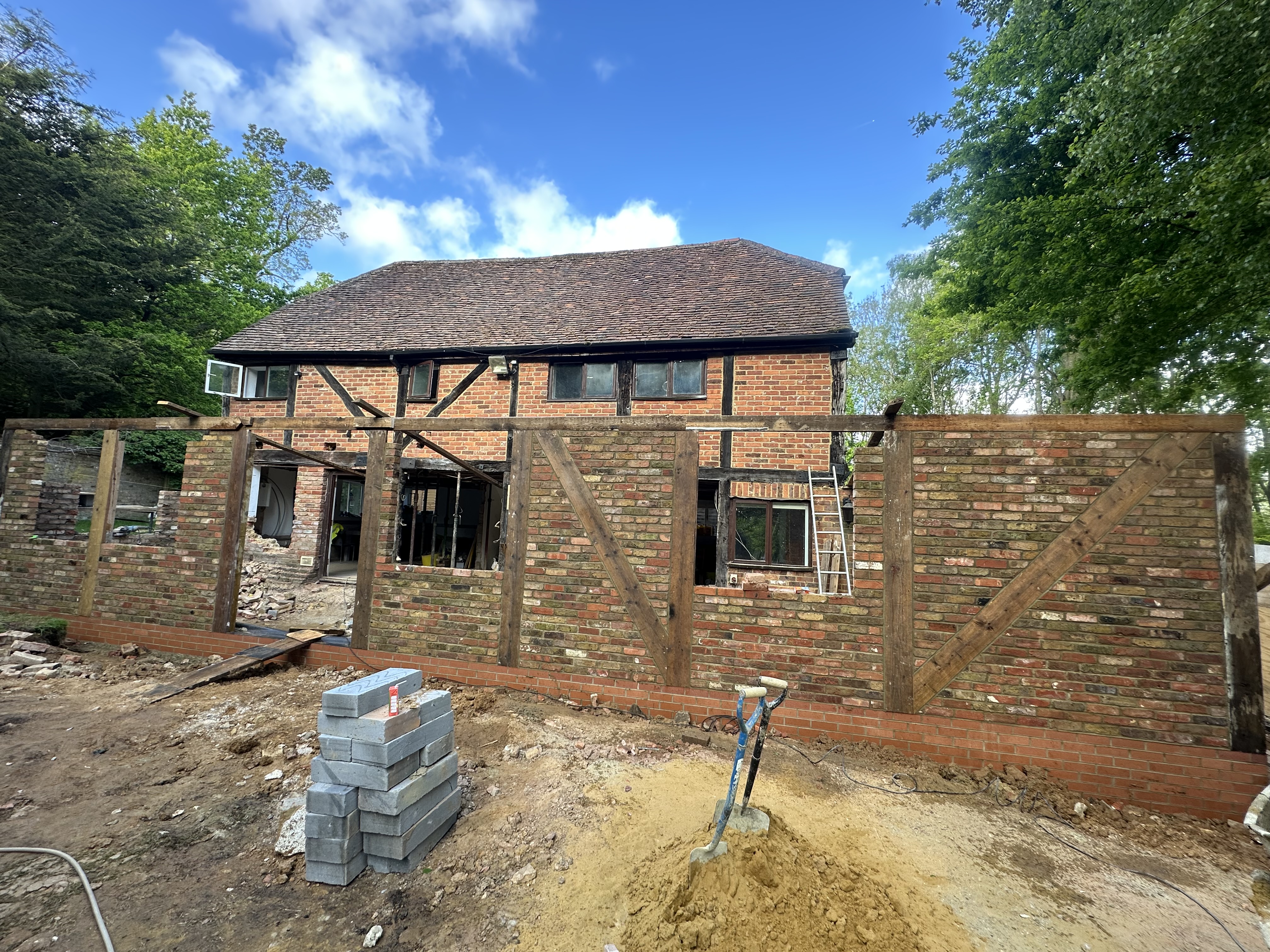 Traditional Timber Frame Extension – Matching Original Style in Elstree WD6 — photo 7